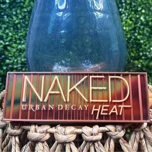 Urban‎ decay heat palette